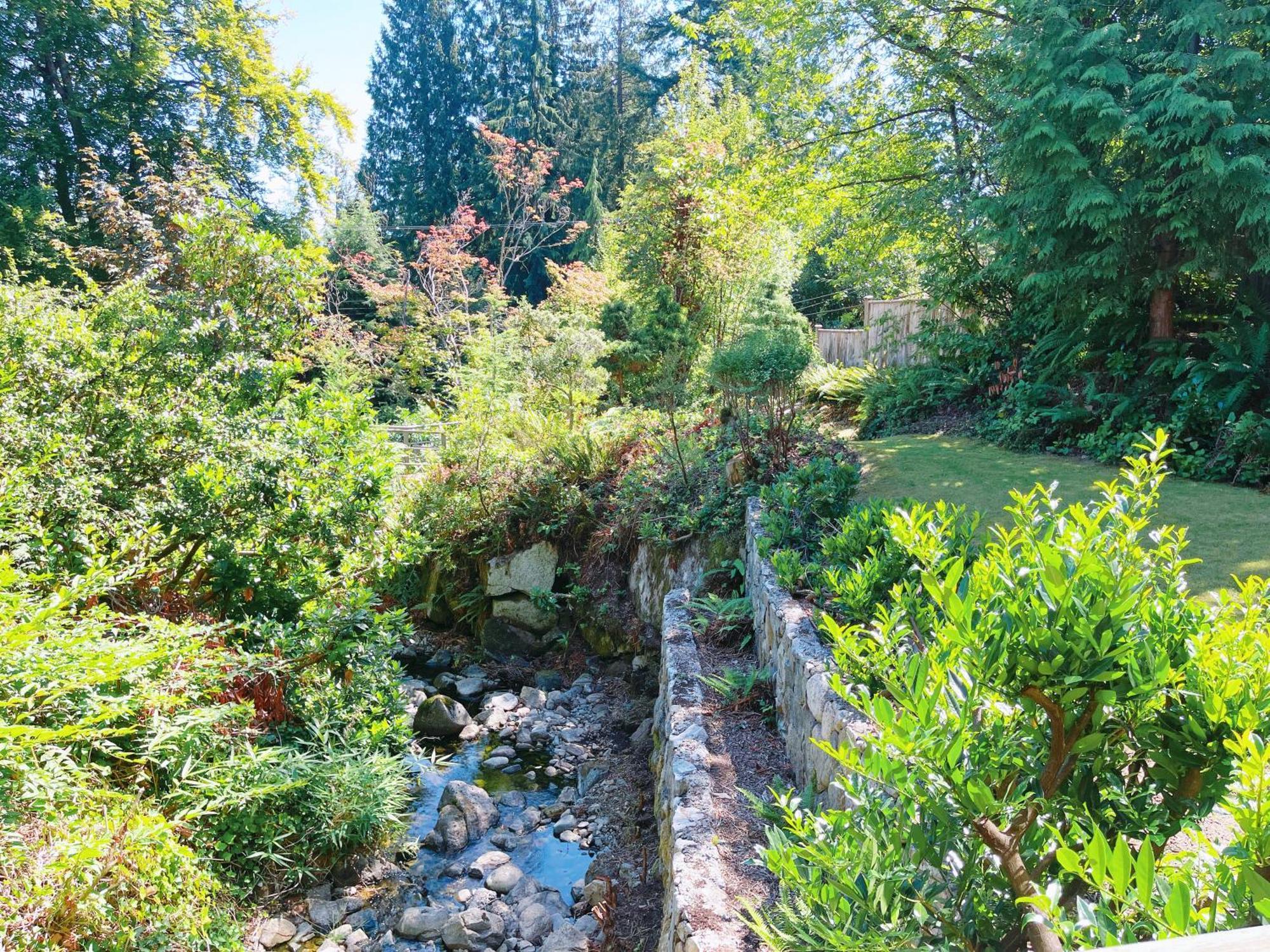 66 Creek Garden House Villa West Vancouver Buitenkant foto